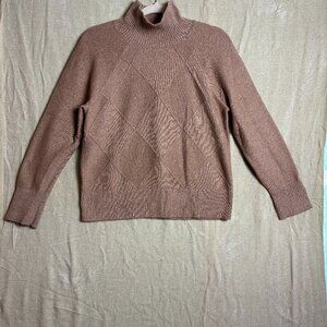 Banana Republic Solid print Argyle Size Med. Petite Turtle Neck Sweater
